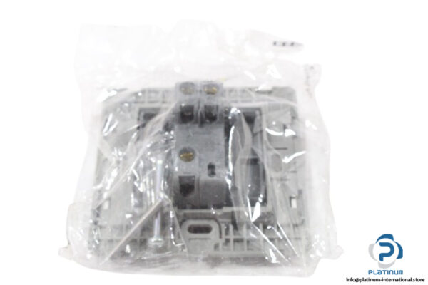 legrand-283451-single-pole-illuminated-switch(new)-1