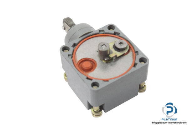 cutler-hammer-E50DS3-limit-switch(used)-1