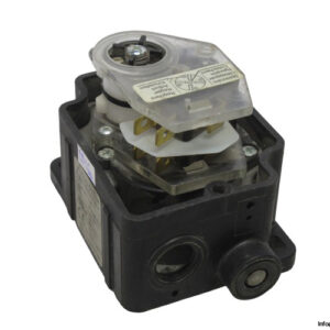 finecorsa-base-PFA9067A0158034-rotary-limit-switch-(used)