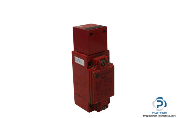 telemecanique-XCS-A702-safety-switch-(used)