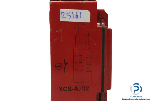 telemecanique-XCS-A702-safety-switch-(used)-2