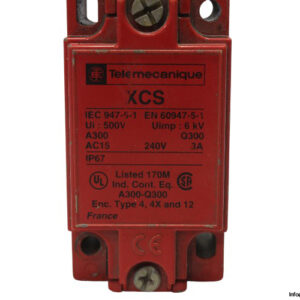 telemecanique-XCS-A702-safety-switch-(used)-3