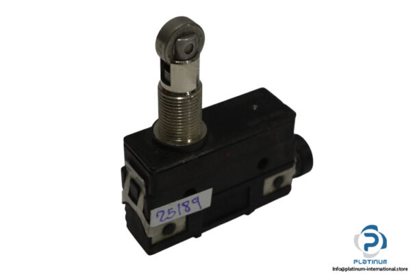 omron-Z-15GQ22A55-B5V-limit-switch-(used)