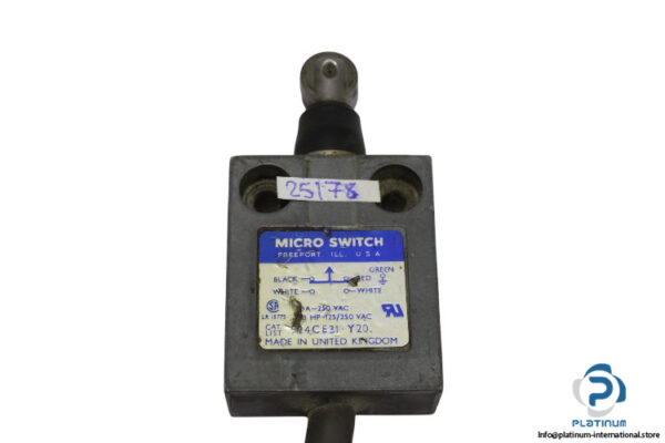 honeywell-924CE31-Y20-miniature-micro-switch-(used)-1