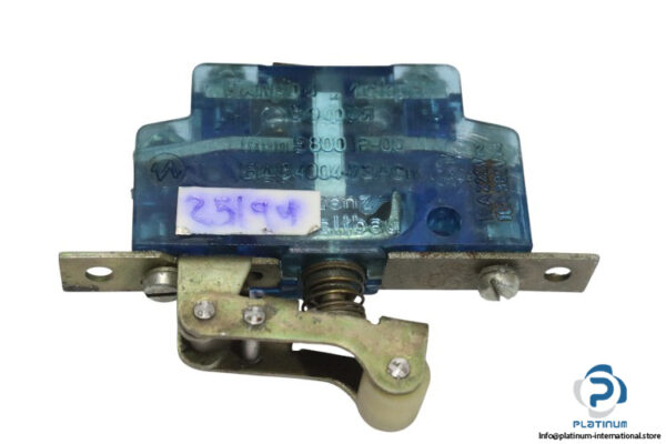 schaltbau-S800IP-00-snap-action-switch-(used)-1