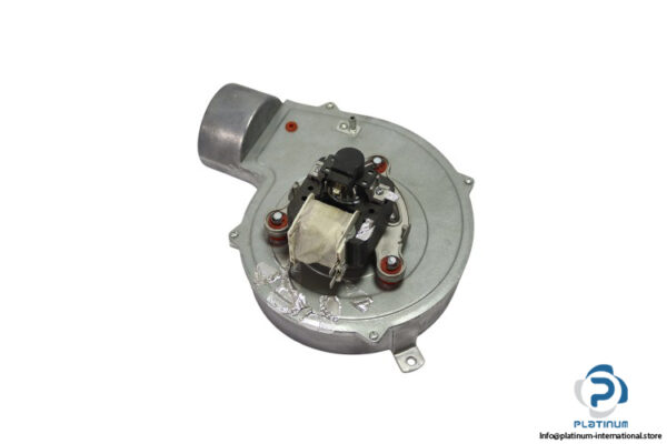 ipc-AVH21502H102-fume-extractor-used