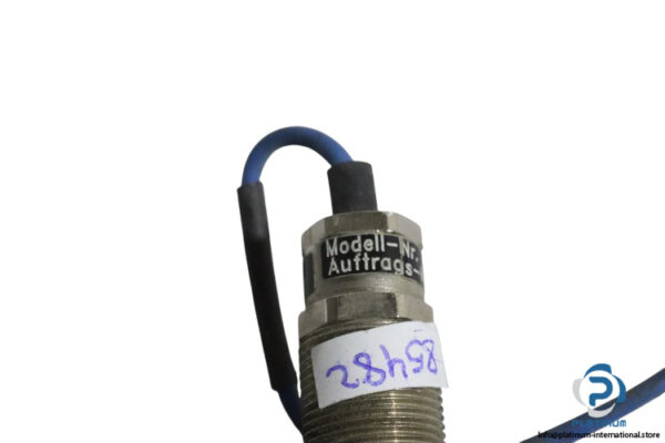 D55AX1200-photoelectric-proximity-sensor-(Used)-1