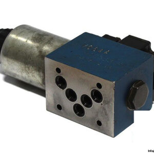 rexroth-r900943982-solenoid-operated-directional-valve-1