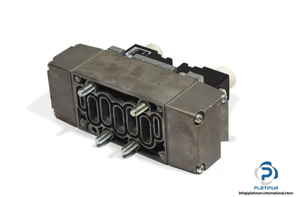 bosch-0-820-029-002-double-solenoid-valve-1