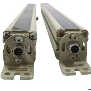 leuze-electronic-KR5-560-light-curtain-receiver-(used)-1