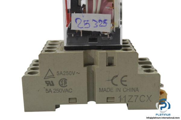 omron-11Z7CX-relay-socket-(used)-2