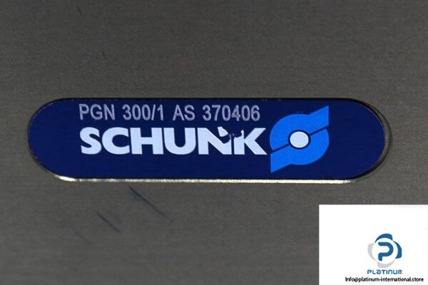 schunk-pgn-300_1-as-universal-gripper-2