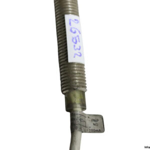 microdetectors-AE1_AP-1A-cylindrical-inductive-sensor-(used)-2