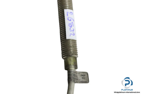 microdetectors-AE1_AP-1A-cylindrical-inductive-sensor-(used)-2