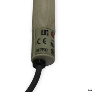 omron-e3f2-ds10z1-n-photoelectric-sensor-used-1
