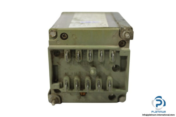 Schleicher-DZ52-SL-02408042-5-046-time-relay(used)-2