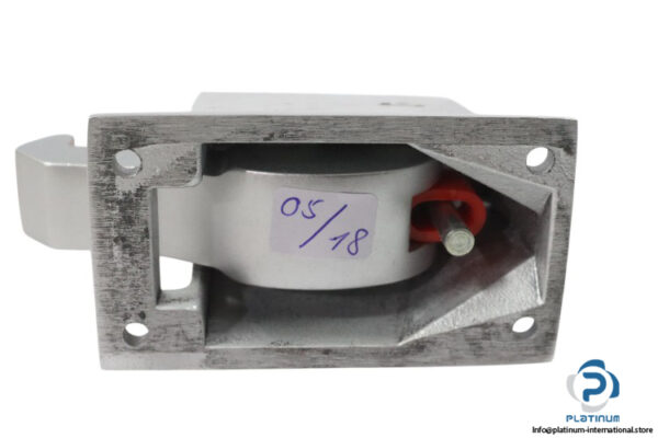 bks-b-6944-0007-door-stop-with-automatic-hold(new)-1