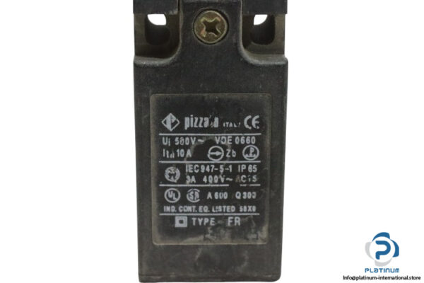 pizzato-FR-992-D1-position-switch-(used)-2