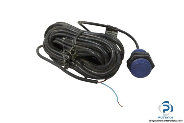 technor-XSPN15122L05-inductive-proximity-sensor-(used)