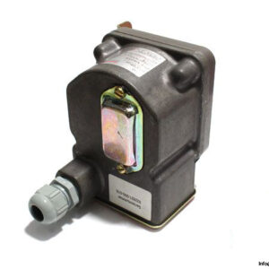 barksdale-d1t-m80ss-terminal-block-diaphragm-pressure-switch-new-2