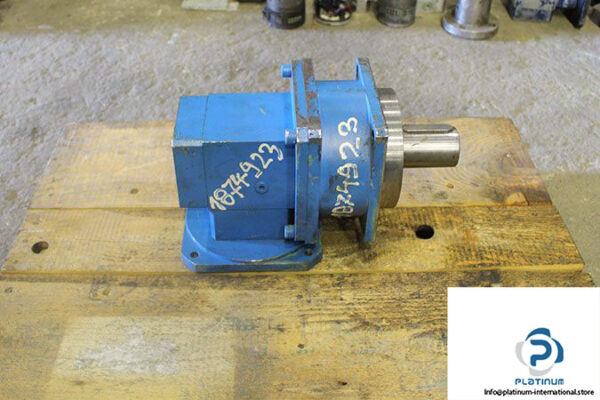 caba-blind-9-2005_kpg-15-hypoid-gearbox-1