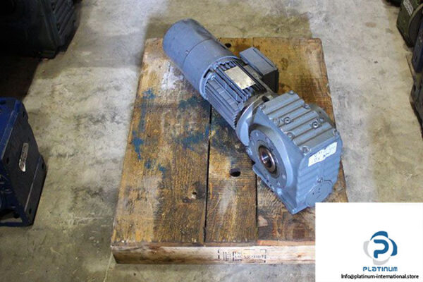 sew-dft80n4_bmg_ev1a-geared-motor-2