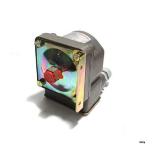 barksdale-d1t-m80ss-terminal-block-diaphragm-pressure-switch-new-4