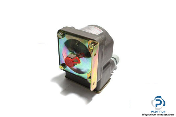 barksdale-d1t-m80ss-terminal-block-diaphragm-pressure-switch-new-4