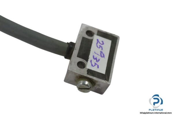 0830100045-sensor-proximity-switch-(new)-2