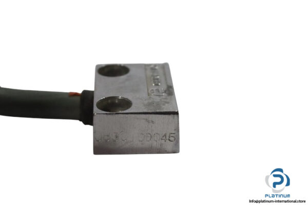 0830100045-sensor-proximity-switch-(new)-3