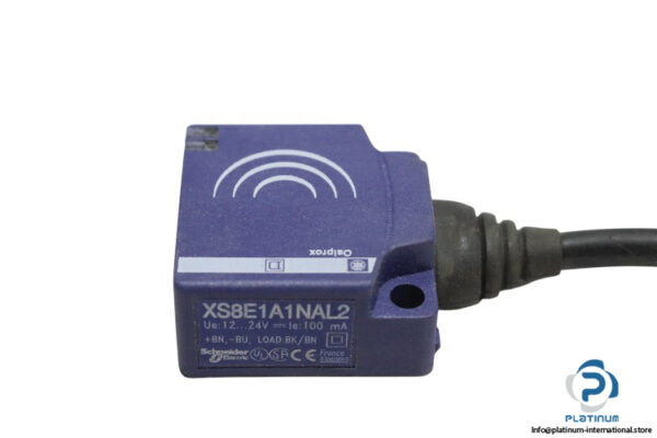 telemecanique-XS8E1A1NAL2-inductive-sensor-(new)-1