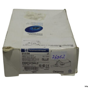 telemecanique-XS8E1A1NAL2-inductive-sensor-(new)-2