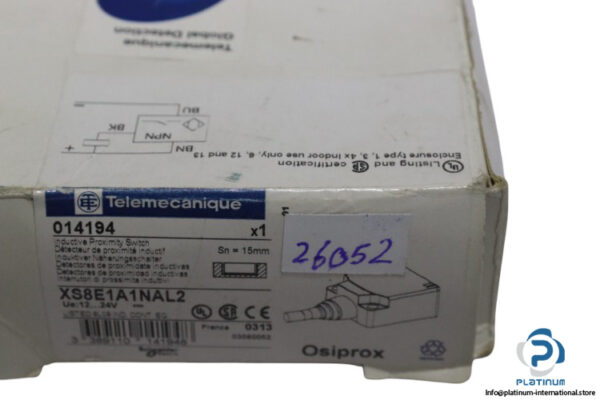 telemecanique-XS8E1A1NAL2-inductive-sensor-(new)-3