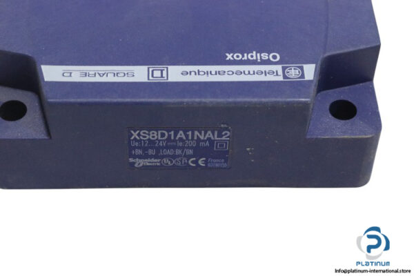 telemecanique-XS8D1A1NAL2-inductive-sensor-(new)-2