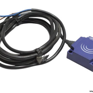 telemecanique-XS8C1A1PAL2-inductive-sensor-(new)