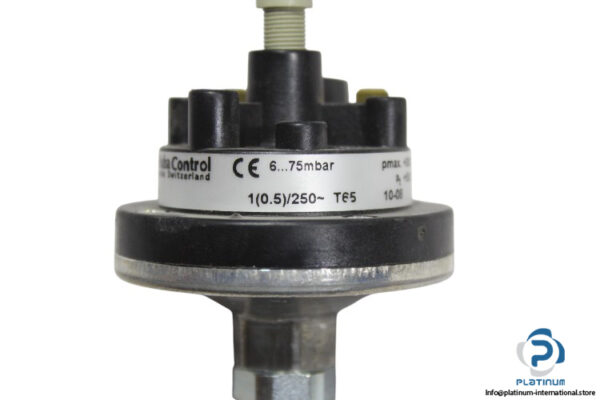 huba-control-625.9140-pressure-switch-(New)-4