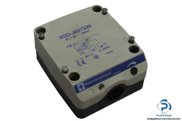 telemecanique-XSD-J607339-inductive-proximity-sensor-(new)