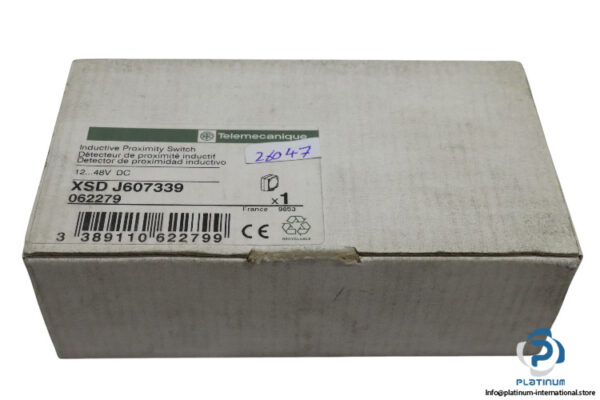 telemecanique-XSD-J607339-inductive-proximity-sensor-(new)-1