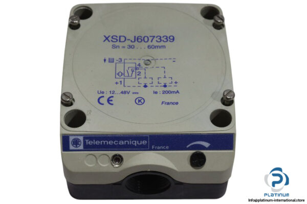 telemecanique-XSD-J607339-inductive-proximity-sensor-(new)-2