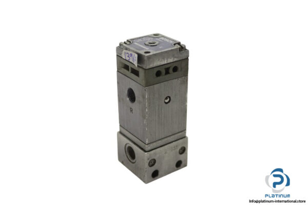 bosch-0820212103-directional-valve-(Used)