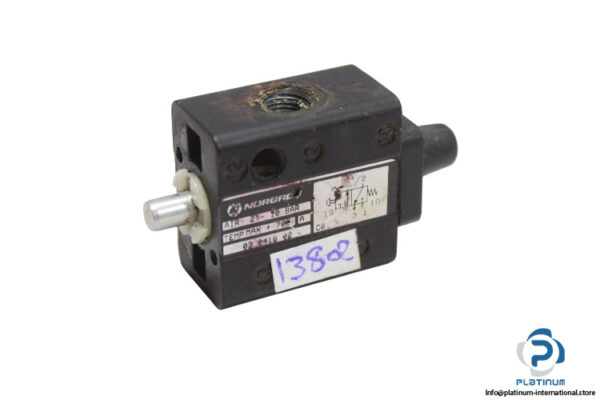 Norgren-03041602-manual-actuated-spool-valve(used)