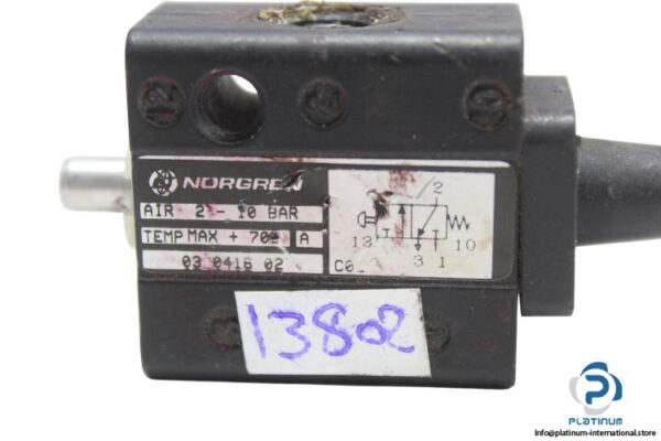 Norgren-03041602-manual-actuated-spool-valve(used)-1