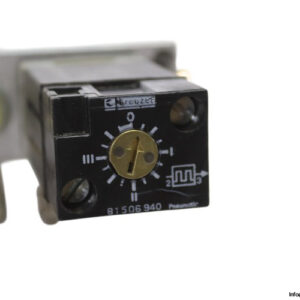 crouzet-81-506-940-pneumatic-timer(used)-2