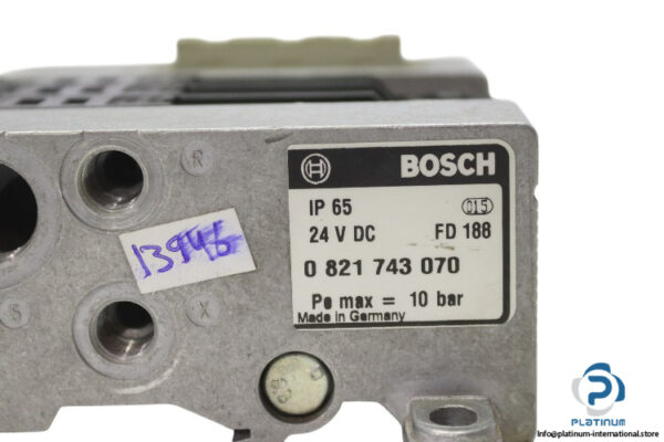 Bosch-0-821-743-070-terminal-valve(used)-1