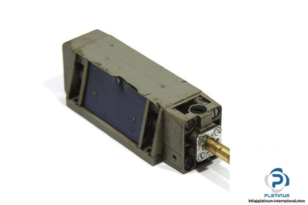 bosch-0-820-016-038-single-solenoid-valve