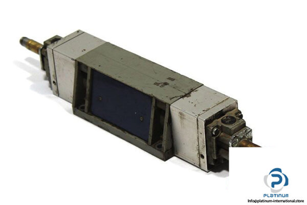 bosch-0-820-017-503-double-solenoid-valve