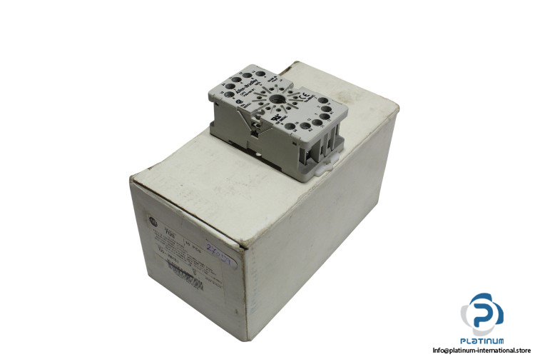 allen-bradley-700-HN101-panel-mount-relay-socket-(new)