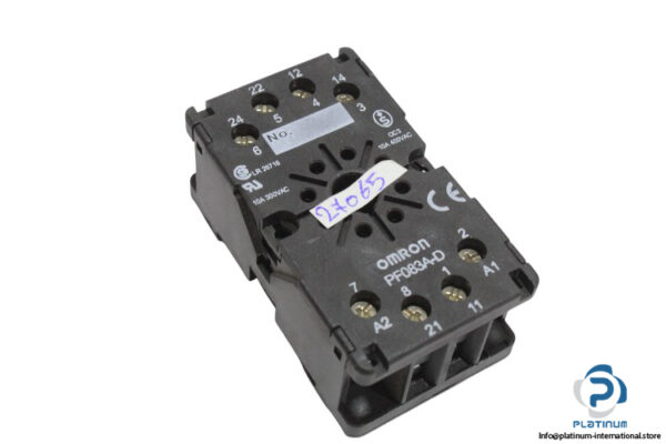 omron-PF083A-D-socket-(used)