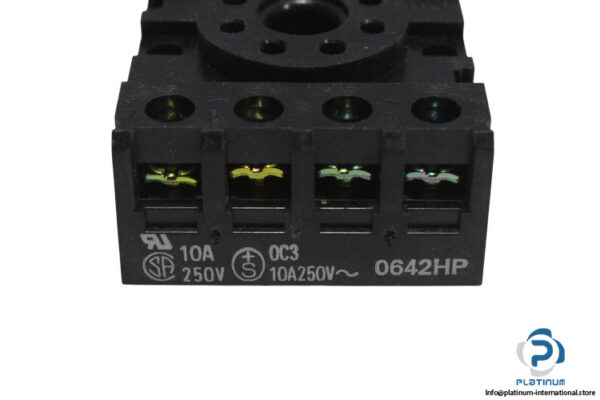 omron-PF083A-E-connecting-socket-(new)-1