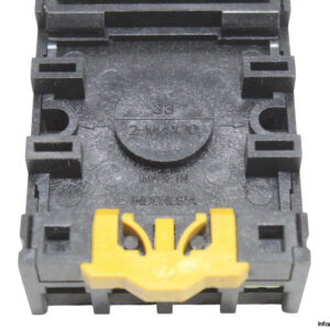 omron-PF083A-E-connecting-socket-(new)-2